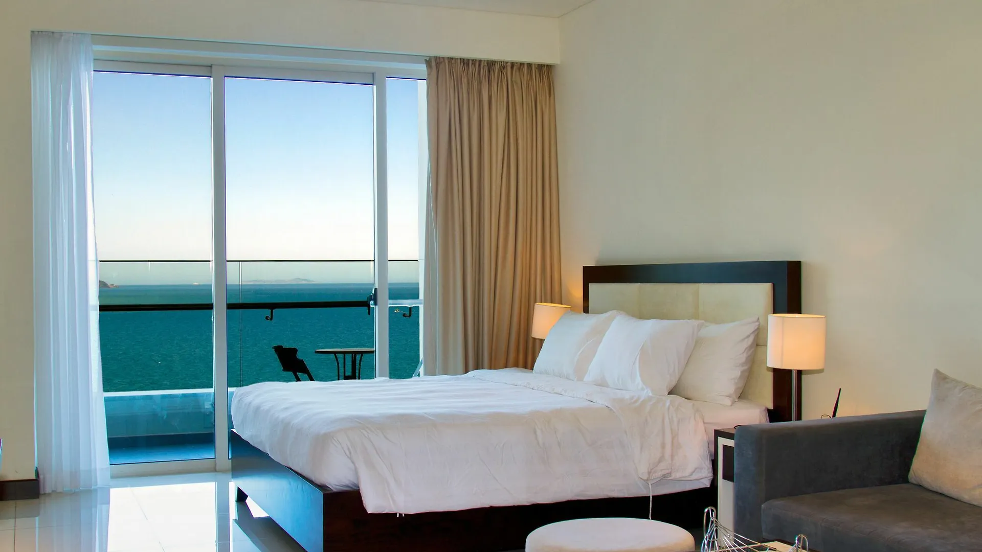 Ibeach Luxury Seaview Apartment Nha Trang 0*,  Vietnam