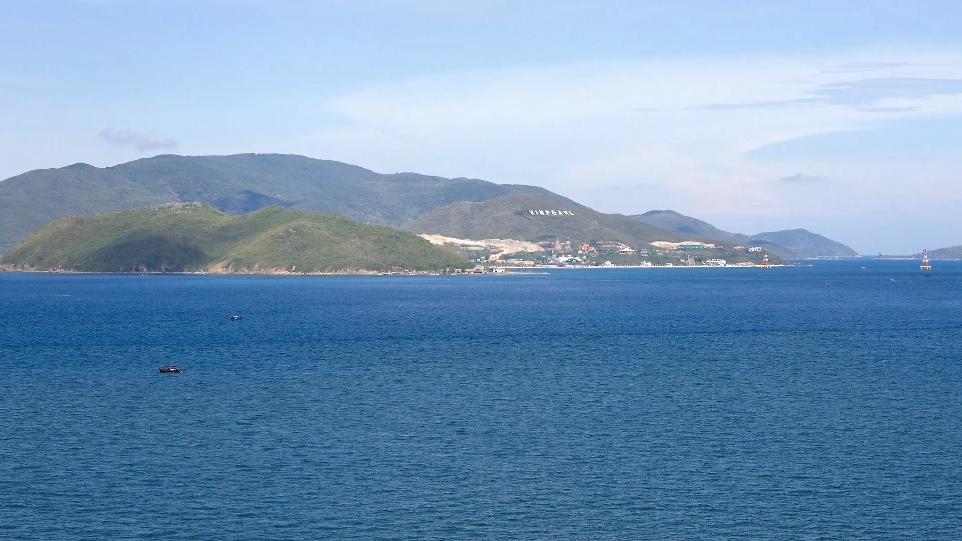 Ibeach Luxury Seaview Apartment Нячанг